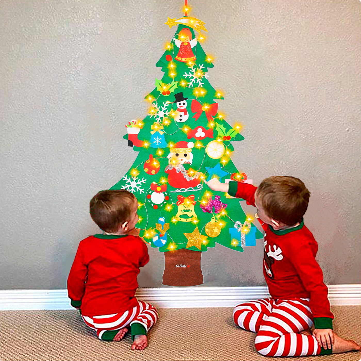 Árbol de fieltro navideño + luces navideñas